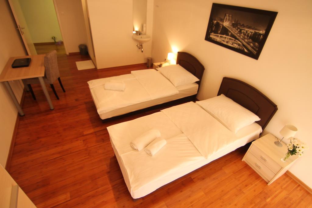 Rooms Xxl 자그레브 외부 사진